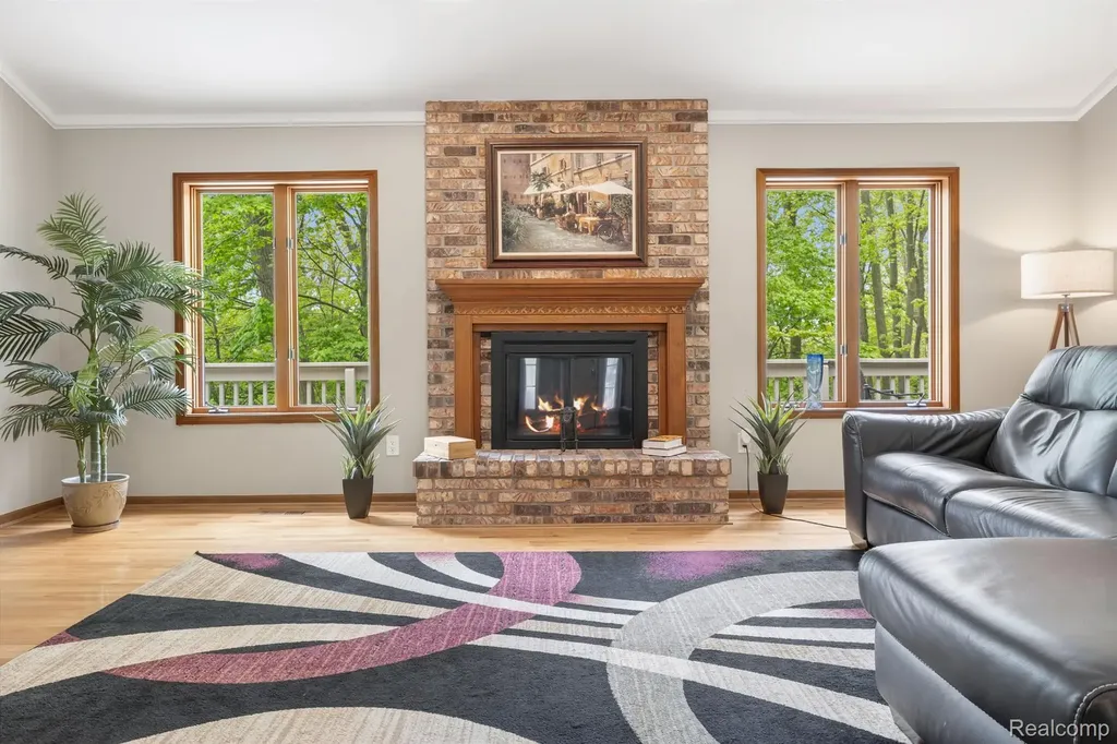 2484 Pine Hollow Trail Street Brighton Township MI 48114