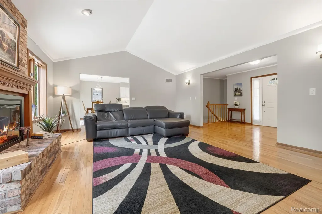 2484 Pine Hollow Trail Brighton Township MI 48114