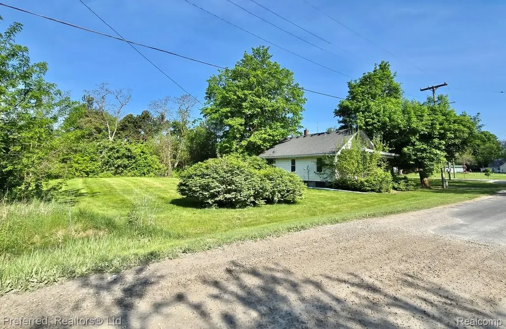 9512 Mccrone Road Augusta Charter Township MI 48160