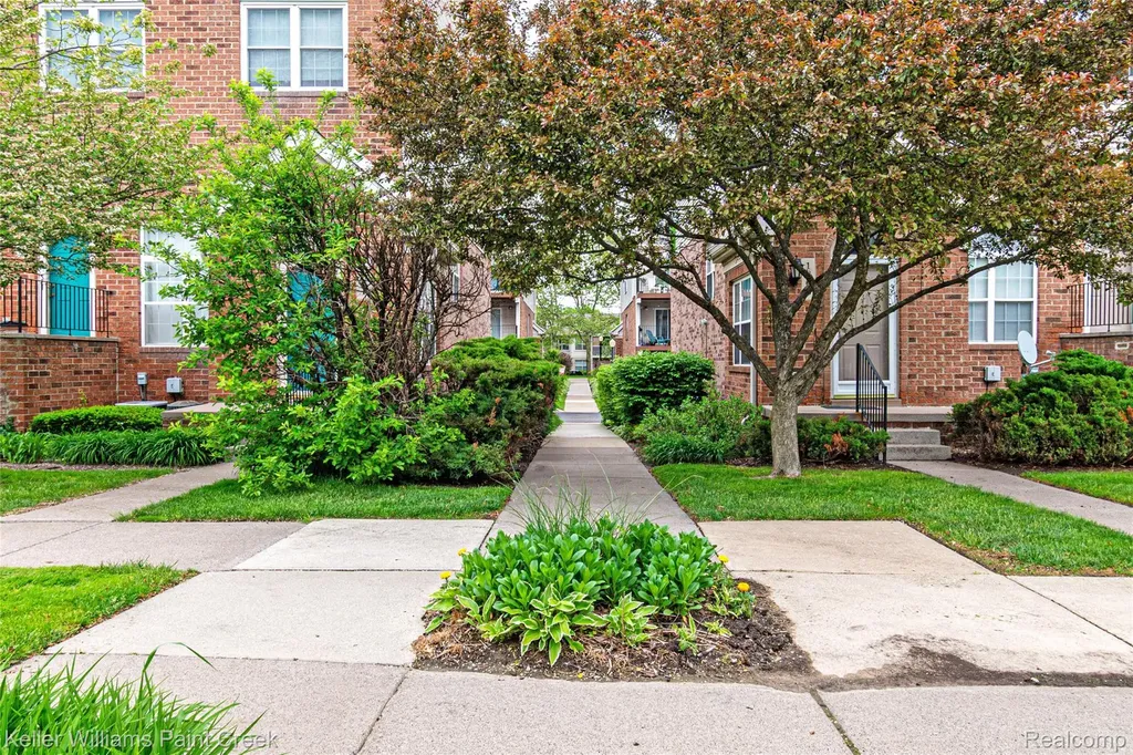1847 Campau Farms Circle Detroit City MI 48207