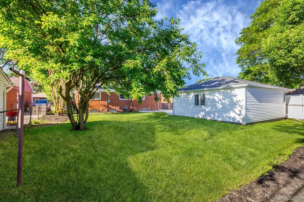22701 Amherst Street St. Clair Shores City MI 48081
