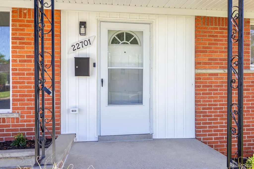 22701 Amherst Street St. Clair Shores City MI 48081
