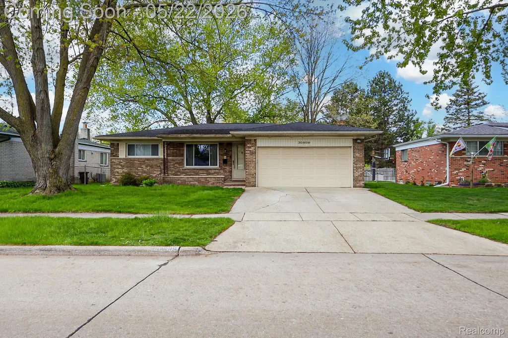 30809 Elmhurst Drive Madison Heights City MI 48071