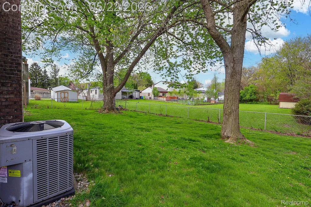 30809 Elmhurst Drive Madison Heights City MI 48071
