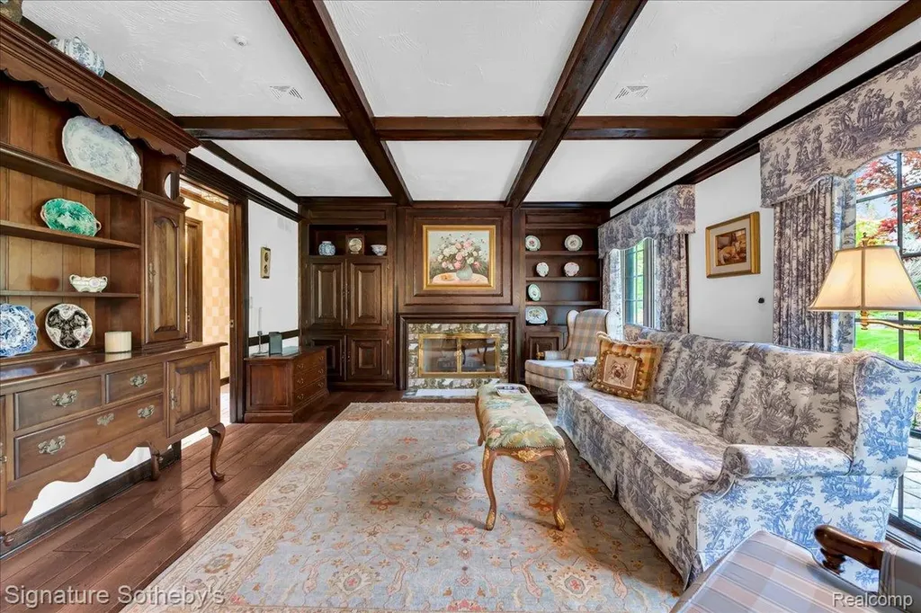 281 Chestnut Circle Bloomfield Charter Township MI 48304