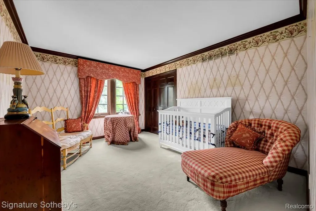 281 Chestnut Circle Bloomfield Charter Township MI 48304
