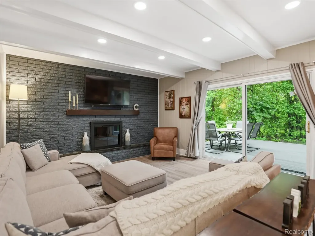 3324 Hartslock Woods Drive West Bloomfield Charter Township MI 48322