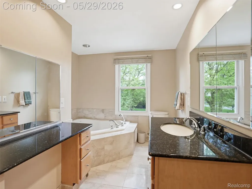 3324 Hartslock Woods Drive West Bloomfield Charter Township MI 48322