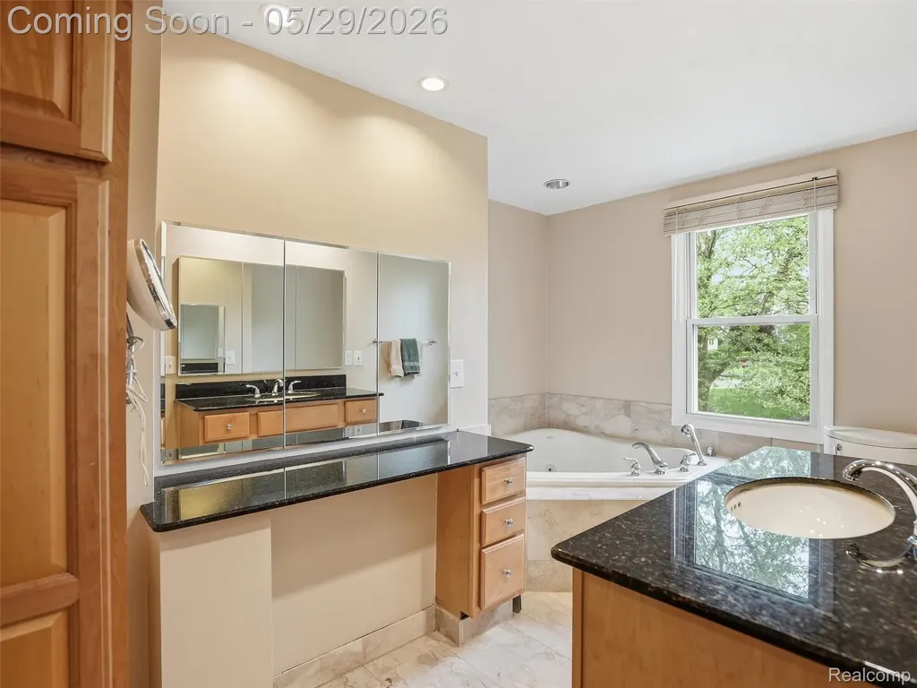 3324 Hartslock Woods Drive West Bloomfield Charter Township MI 48322