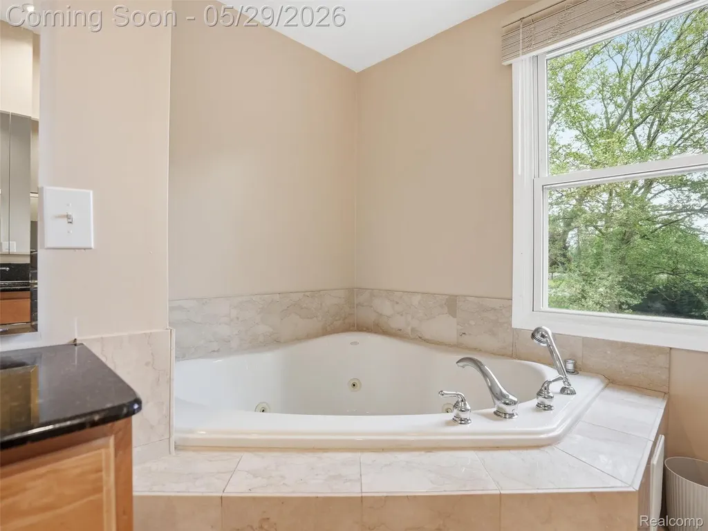 3324 Hartslock Woods Drive West Bloomfield Charter Township MI 48322