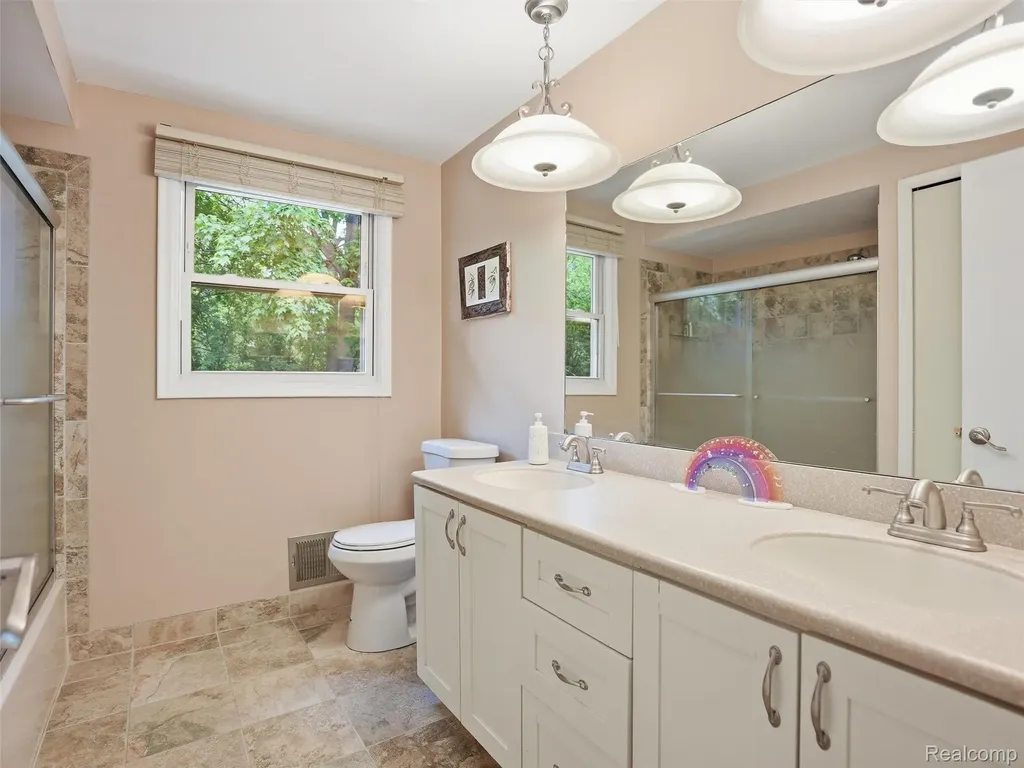 3324 Hartslock Woods Drive West Bloomfield Charter Township MI 48322