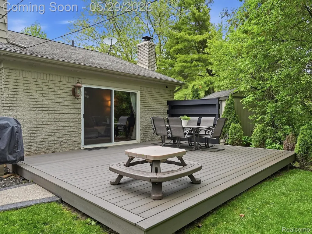 3324 Hartslock Woods Drive West Bloomfield Charter Township MI 48322