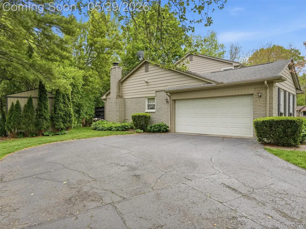 3324 Hartslock Woods Drive West Bloomfield Charter Township MI 48322