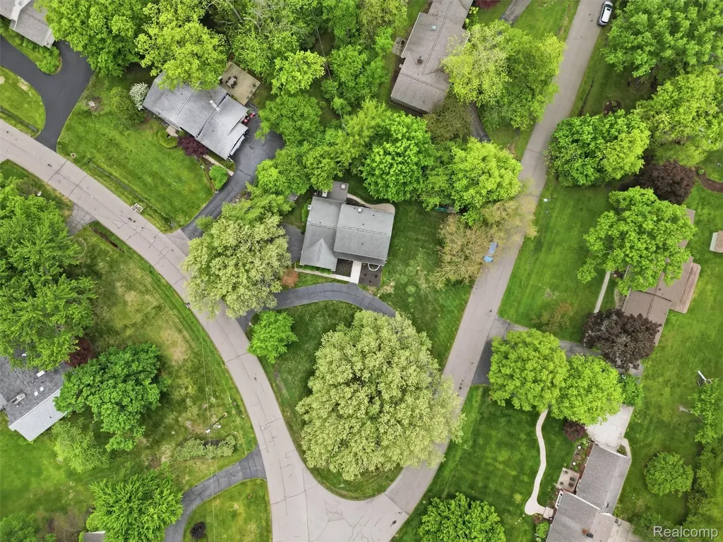 3324 Hartslock Woods Drive West Bloomfield Charter Township MI 48322