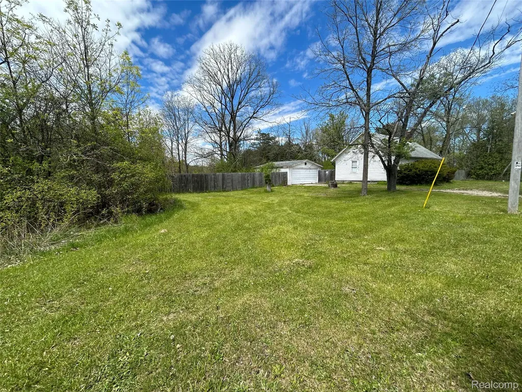 2356 S Dye Road Flint Charter Township MI 48532