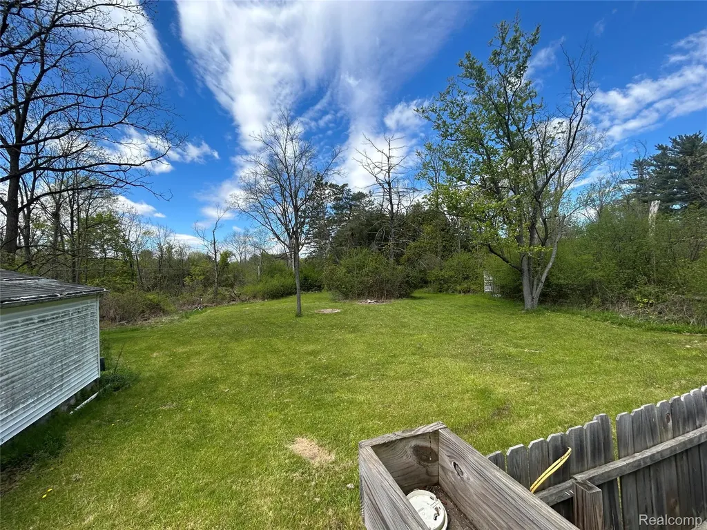 2356 S Dye Road Flint Charter Township MI 48532