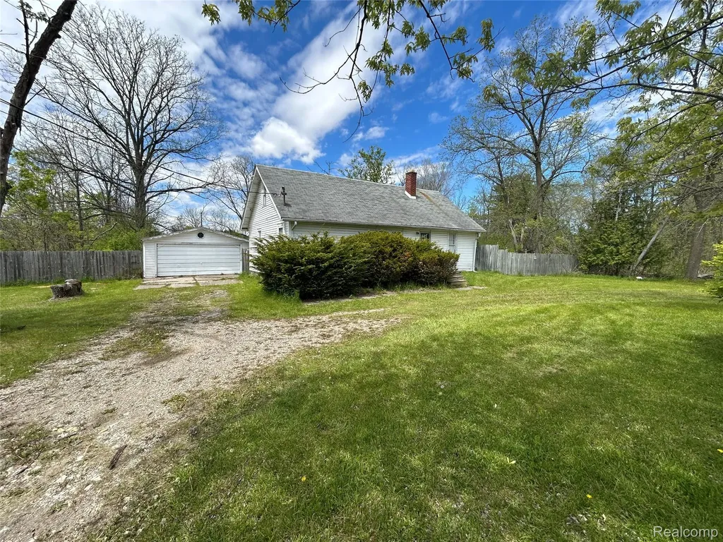 2356 S Dye Road Flint Charter Township MI 48532