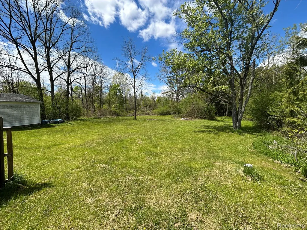 2356 S Dye Road Flint Charter Township MI 48532