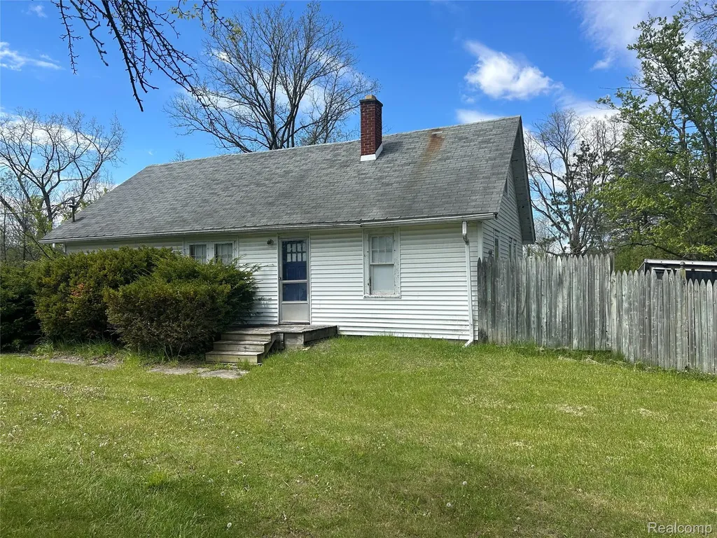 2356 S Dye Road Flint Charter Township MI 48532