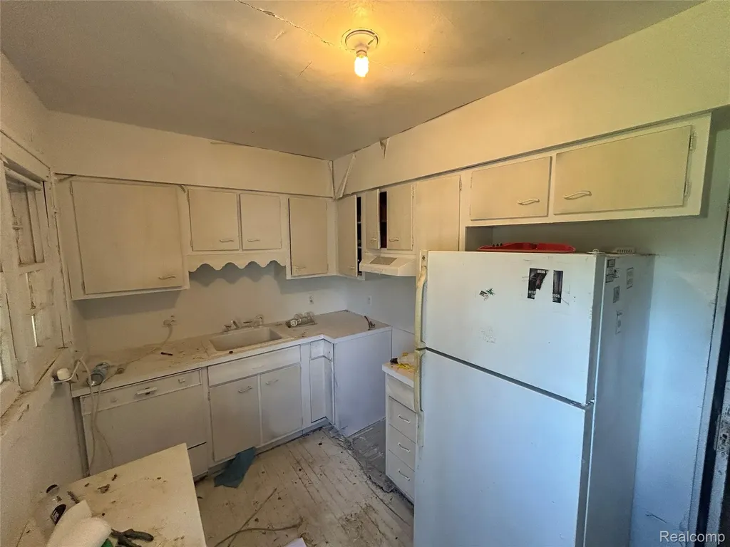 2356 S Dye Road Flint Charter Township MI 48532