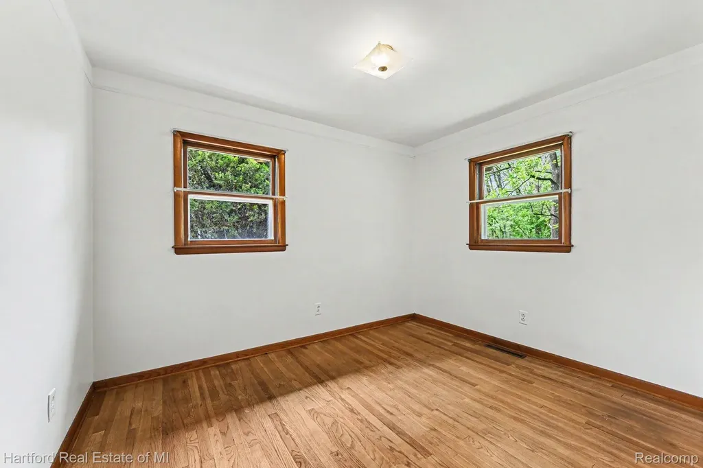17283 Lathers Street Livonia City MI 48152