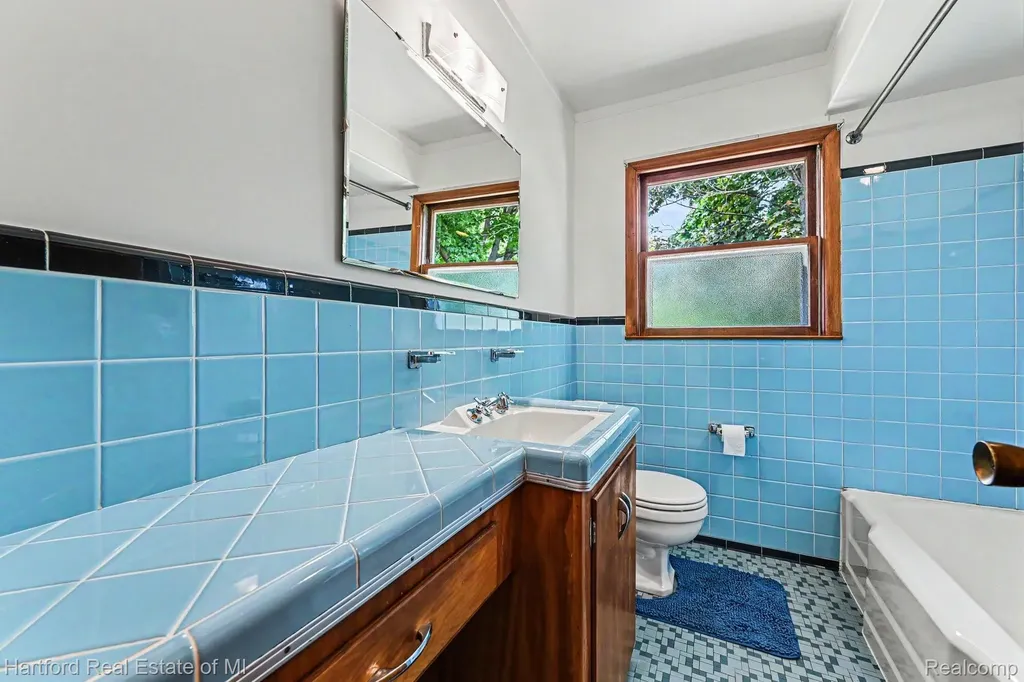 17283 Lathers Street Livonia City MI 48152