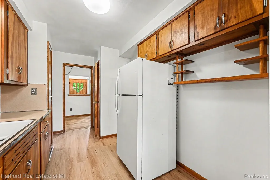 17283 Lathers Street Livonia City MI 48152