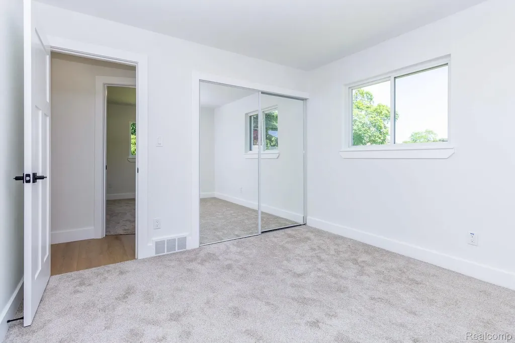 2018 Kenwood Court Royal Oak City MI 48067