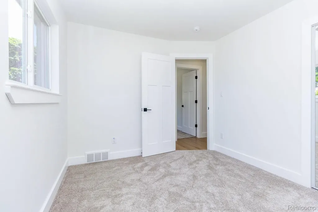 2018 Kenwood Court Royal Oak City MI 48067