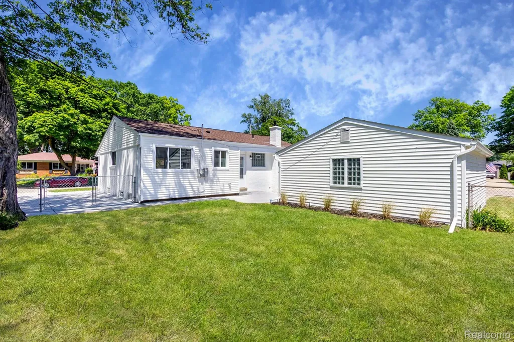 2018 Kenwood Court Royal Oak City MI 48067