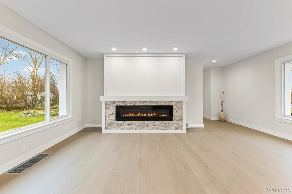3460 Clayton Avenue Waterford Charter Township MI 48329