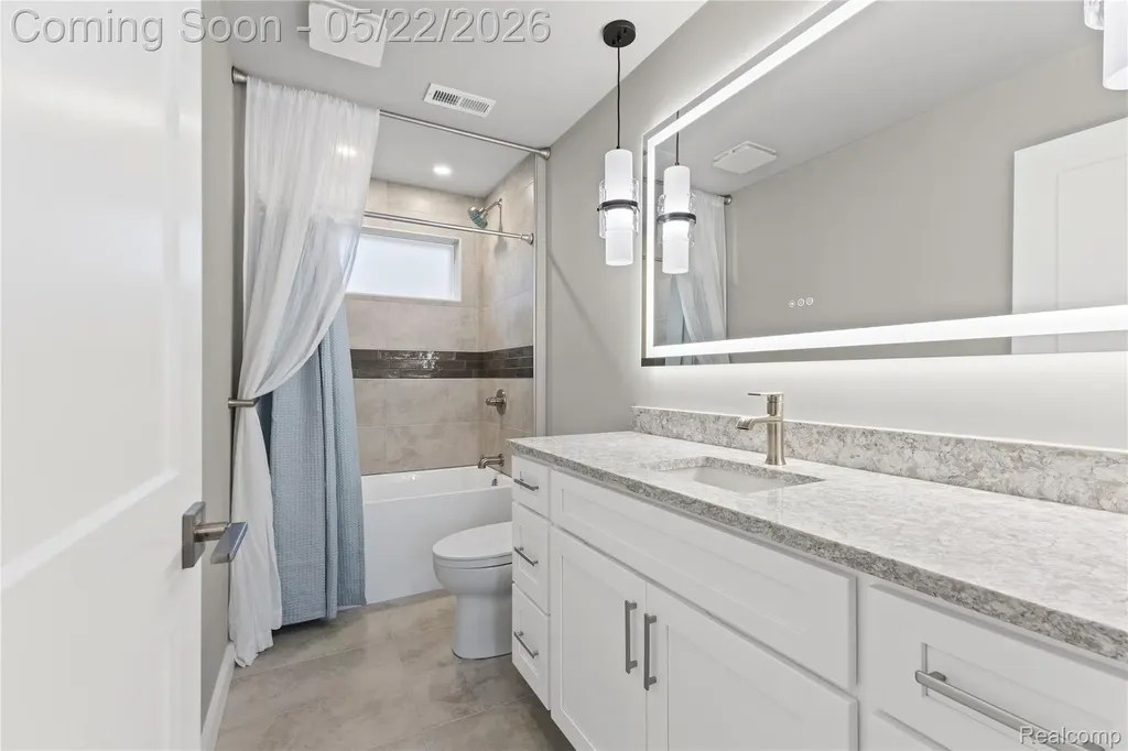 3460 Clayton Avenue Waterford Charter Township MI 48329