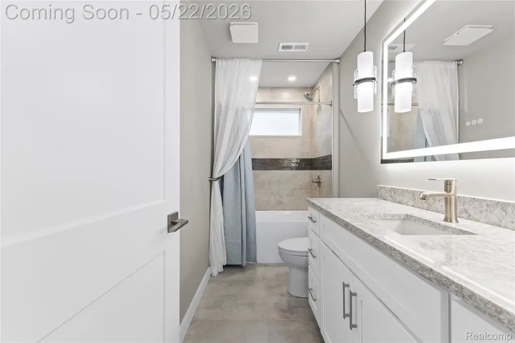 3460 Clayton Avenue Waterford Charter Township MI 48329