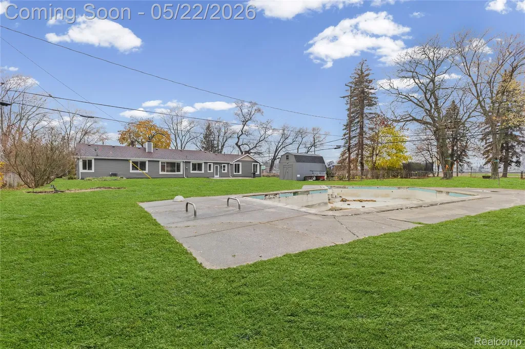 3460 Clayton Avenue Waterford Charter Township MI 48329