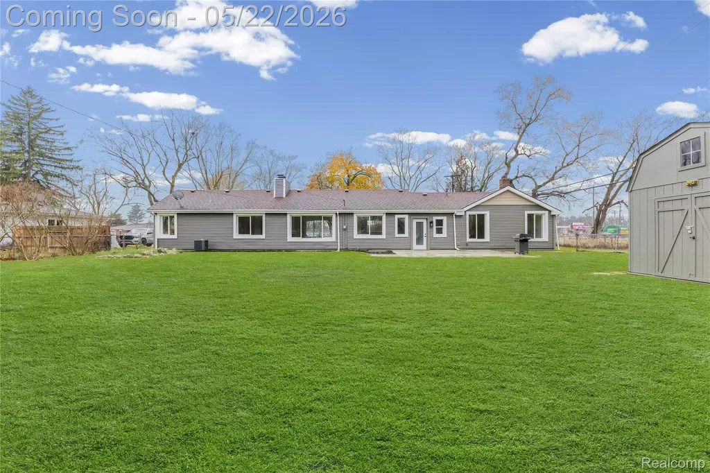 3460 Clayton Avenue Waterford Charter Township MI 48329