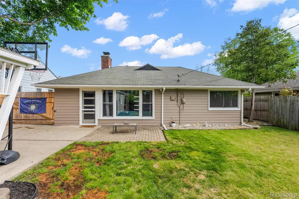 4615 Olivia Avenue Royal Oak City MI 48073