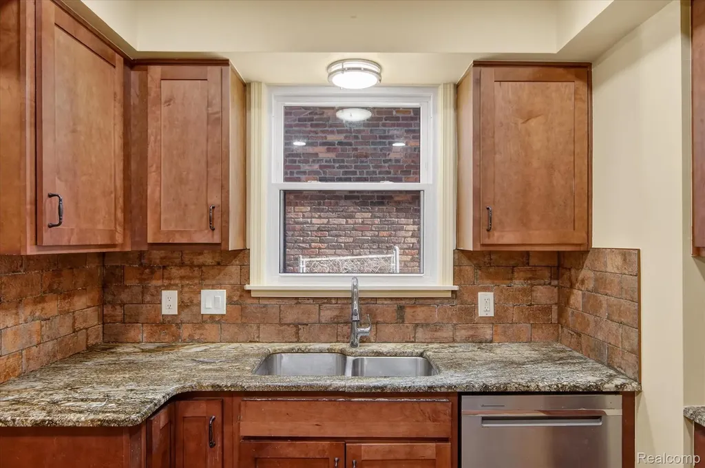 17509 Santa Barbara Drive Detroit City MI 48221