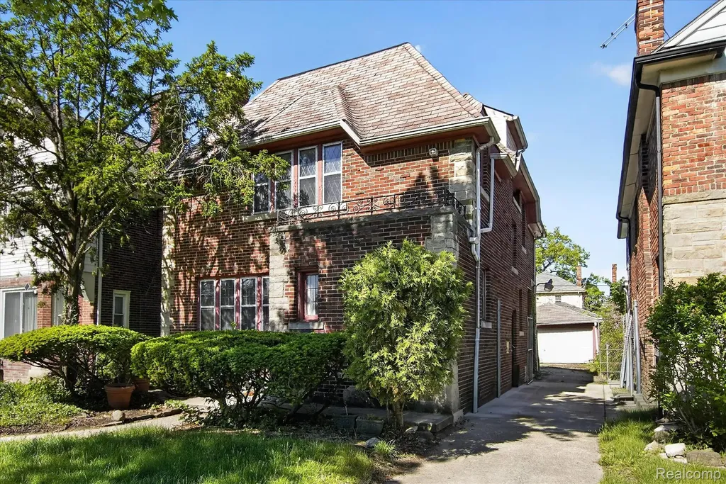 17509 Santa Barbara Drive Detroit City MI 48221