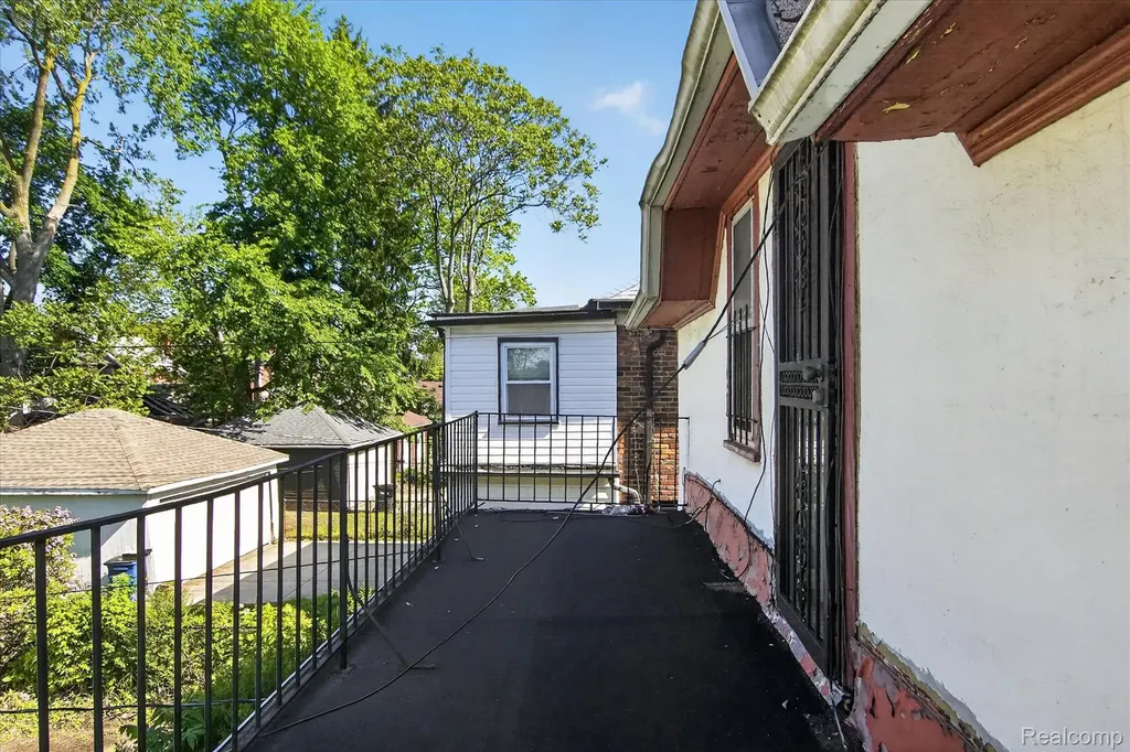 17509 Santa Barbara Drive Detroit City MI 48221