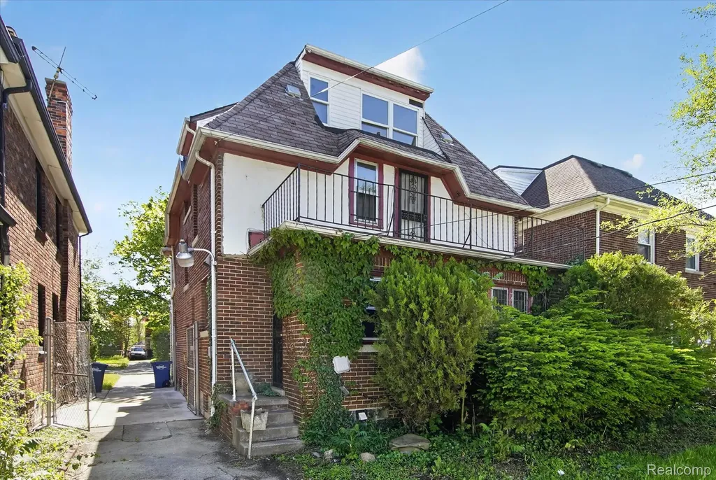 17509 Santa Barbara Drive Detroit City MI 48221