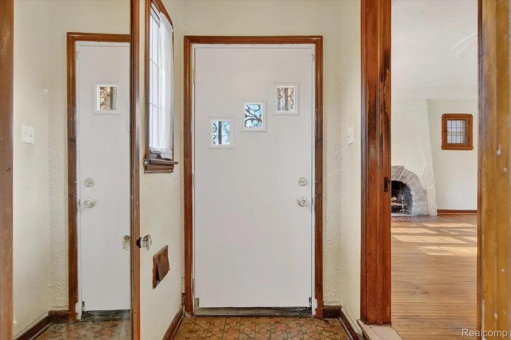 17509 Santa Barbara Drive Detroit City MI 48221