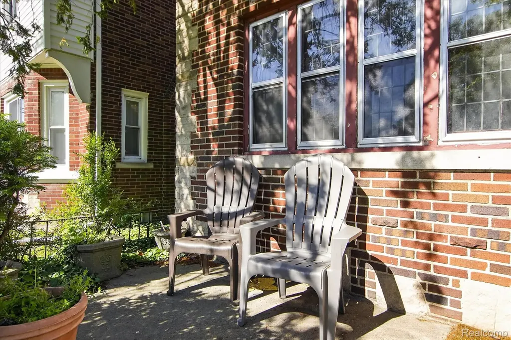 17509 Santa Barbara Drive Detroit City MI 48221