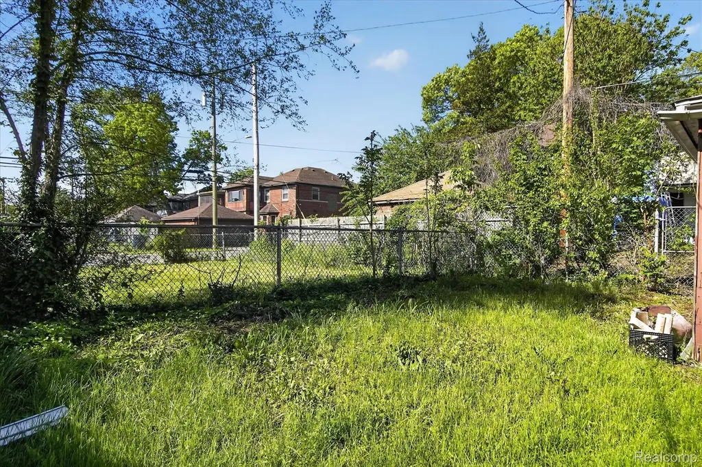 17509 Santa Barbara Drive Detroit City MI 48221
