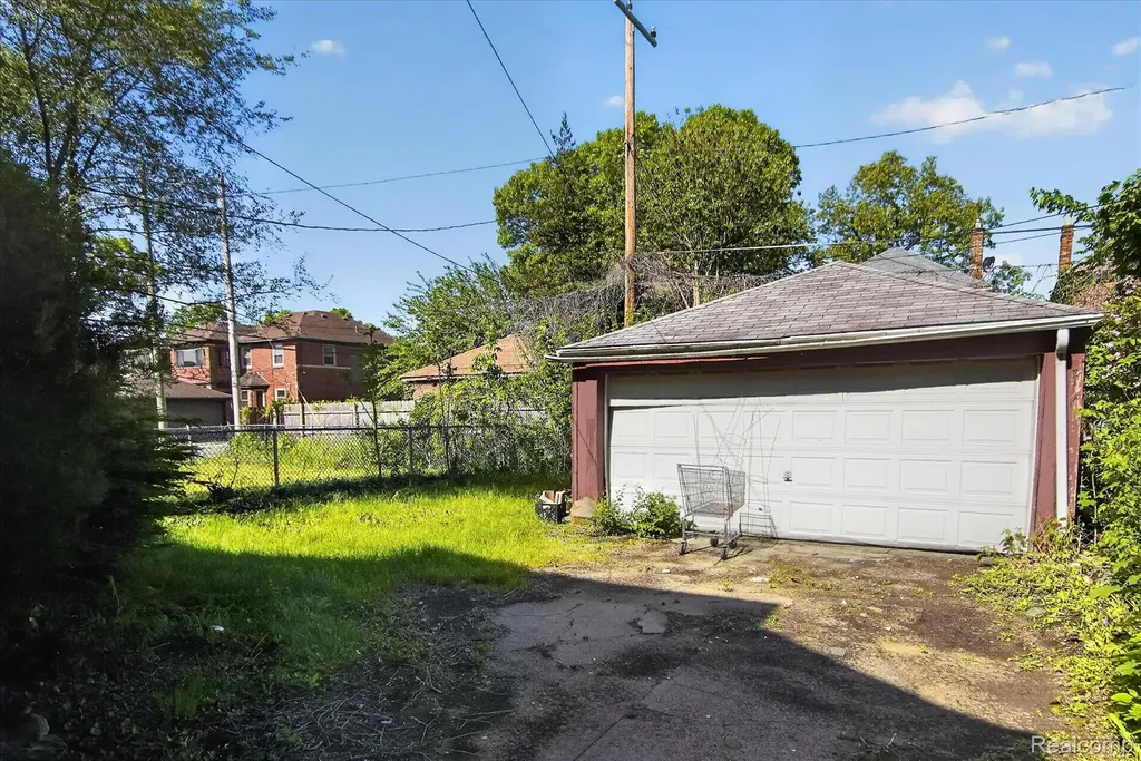 17509 Santa Barbara Drive Detroit City MI 48221