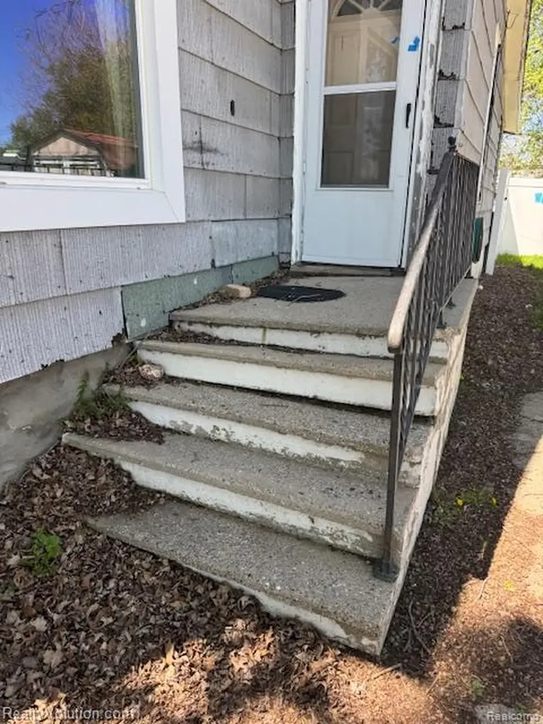 4212 1st Street Brown City City MI 48416