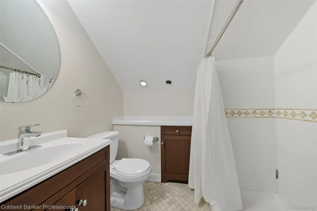 3311 Ellwood Avenue Royal Oak City MI 48073