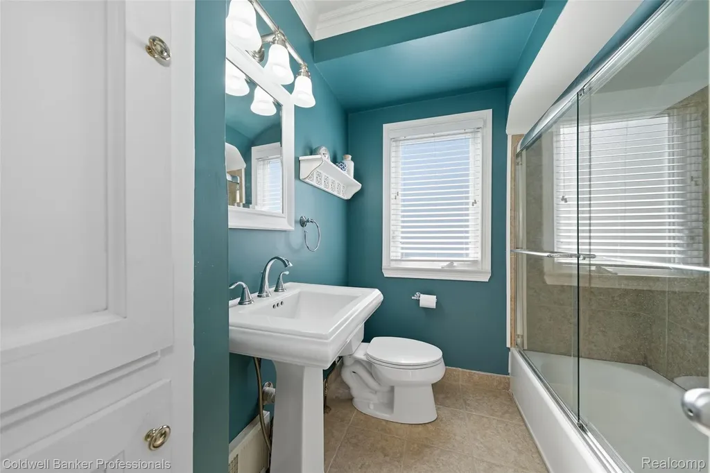 3311 Ellwood Avenue Royal Oak City MI 48073