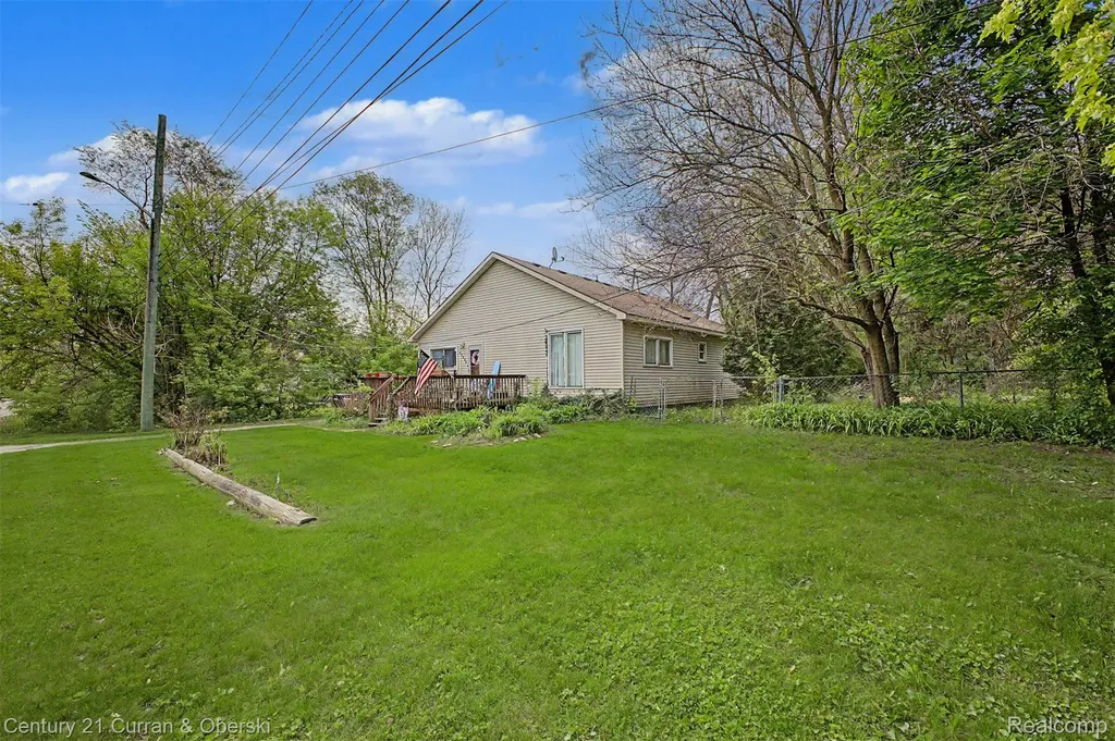 24235 Puritan Redford Charter Township MI 48239