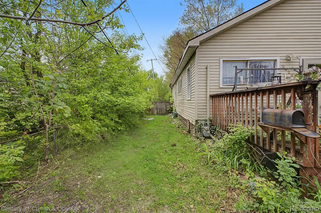 24235 Puritan Redford Charter Township MI 48239