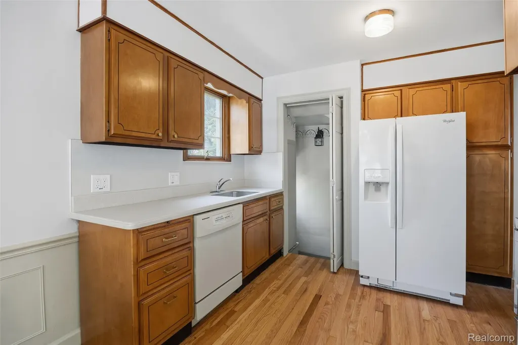 2815 Vassar Street Dearborn City MI 48124